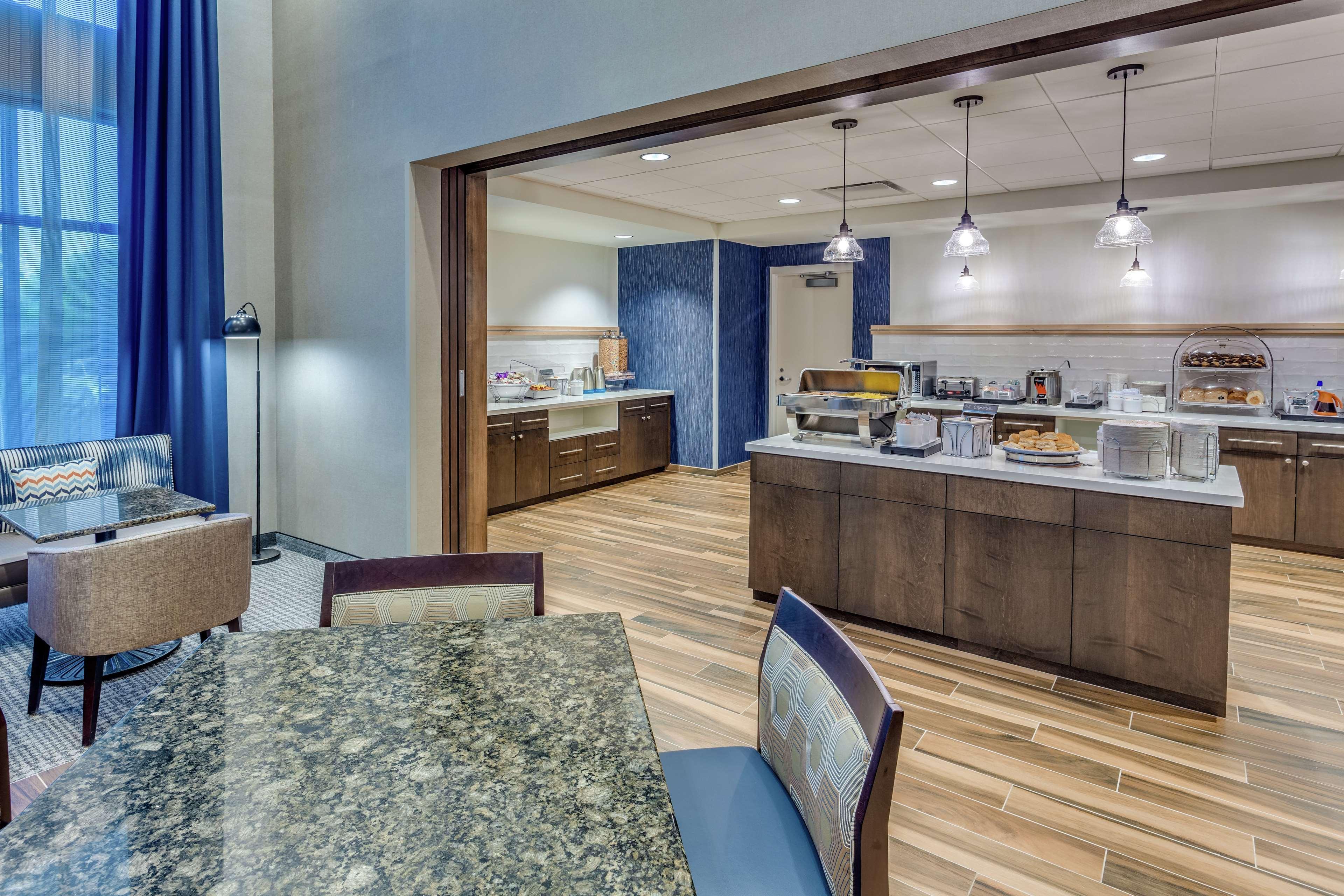Hampton Inn & Suites Kittery-Portsmouth Экстерьер фото