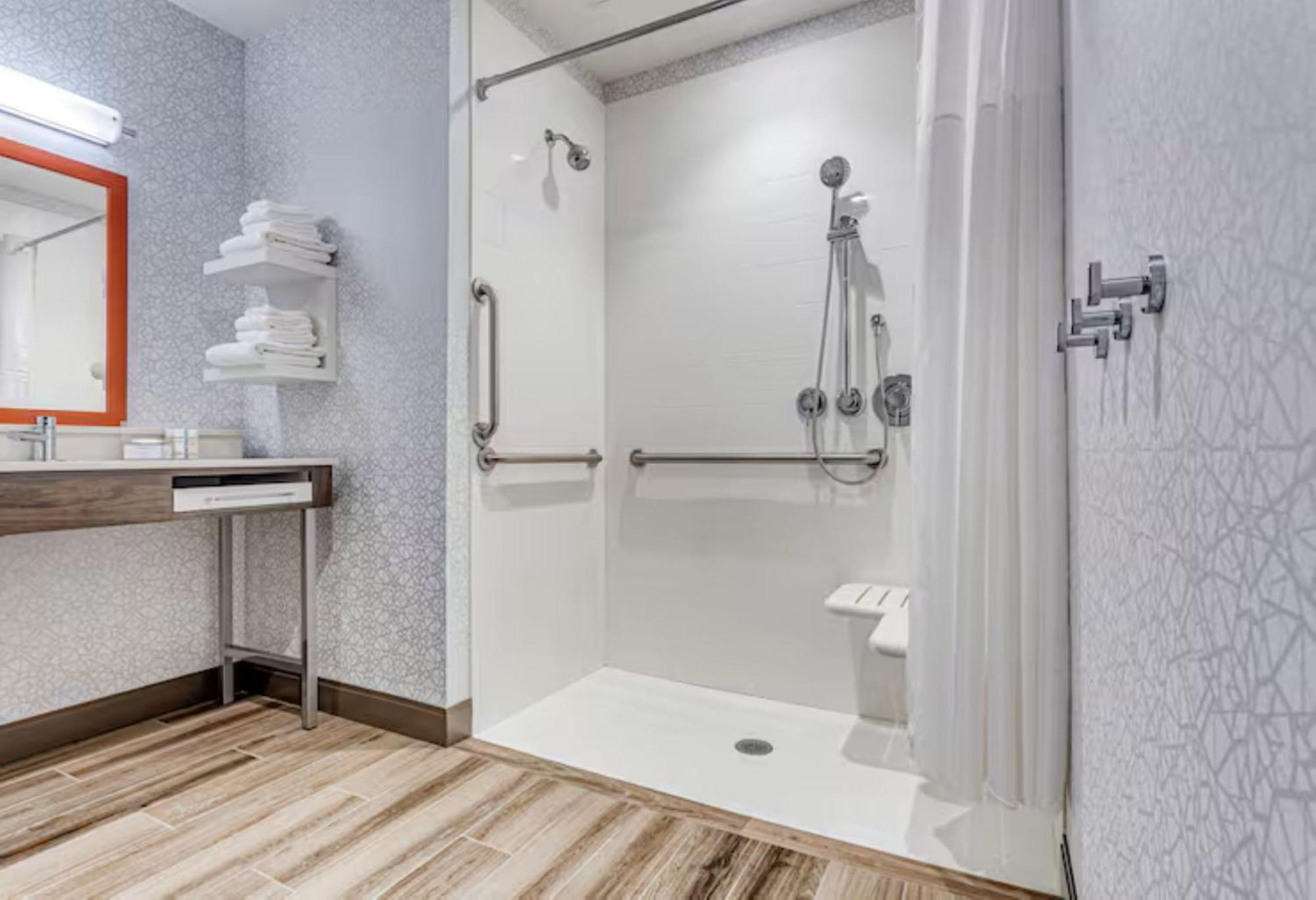 Hampton Inn & Suites Kittery-Portsmouth Экстерьер фото